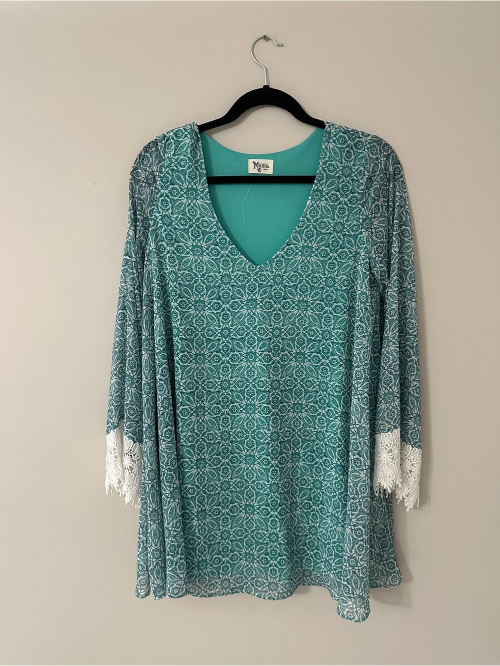 Show Me Your Mumu Portobello Teal Patterned V-Neck Tunic with White Lace Cuffs